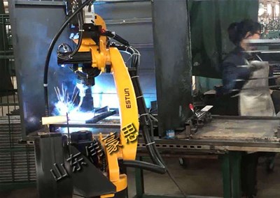 焊接机器人在投入使用时应注意什么？